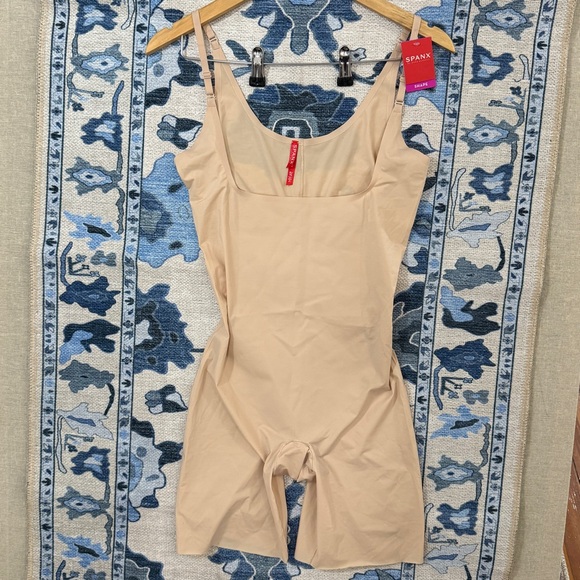 Spanx Thinstincts Open Bust Mid-Thigh Bodysuit Soft Nude XL - Picture 2 of 12